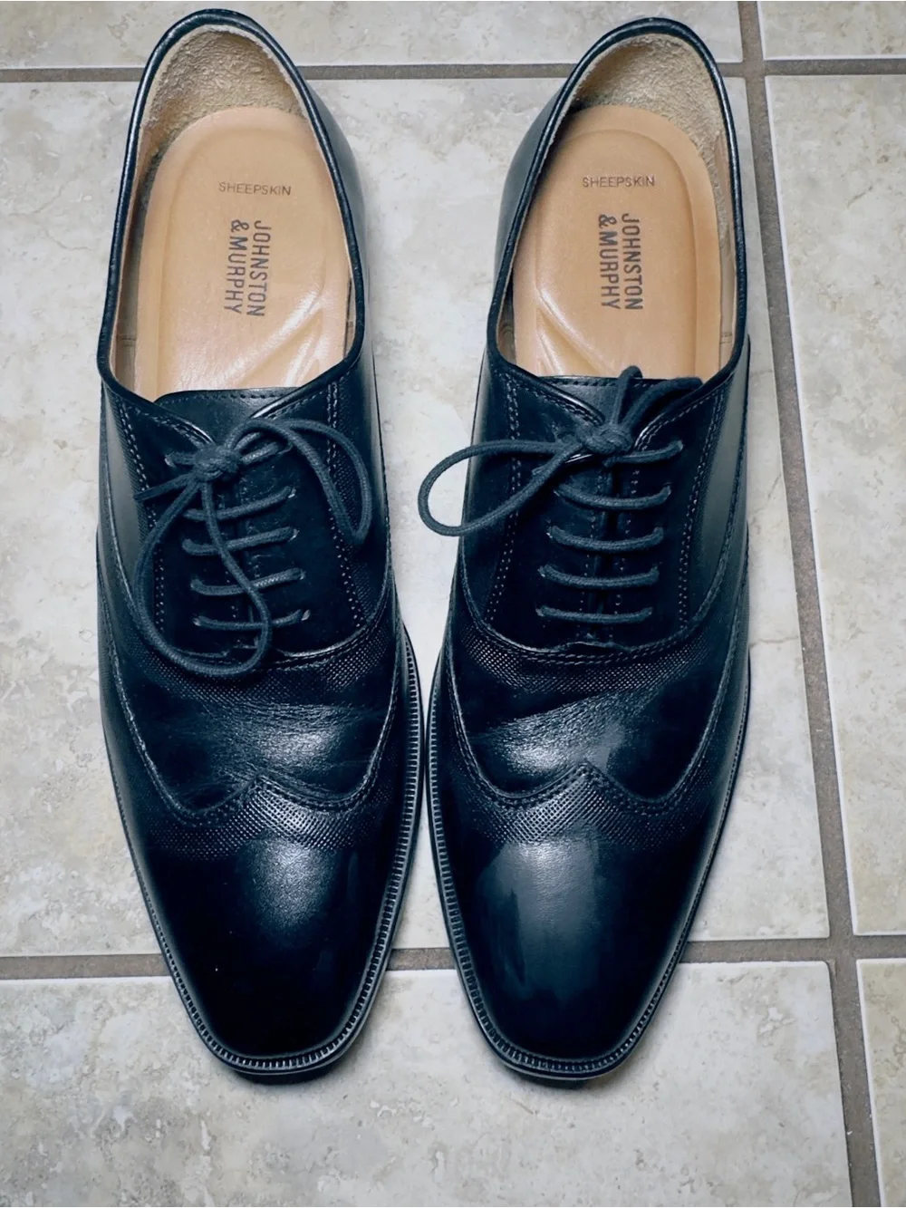 Johnston & Murphy Men's Sheepskin Classic Black Leather Dress Oxfords